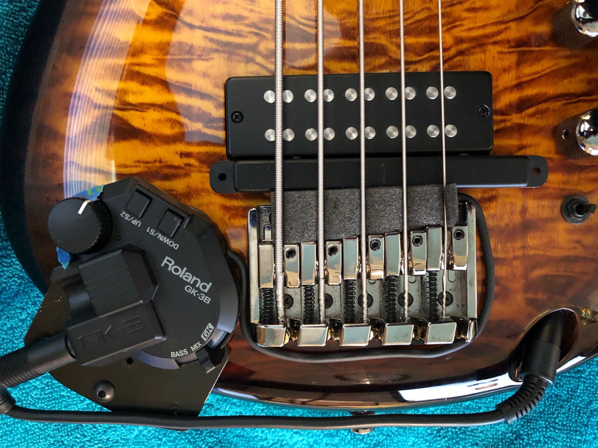 roland bass synth pickup